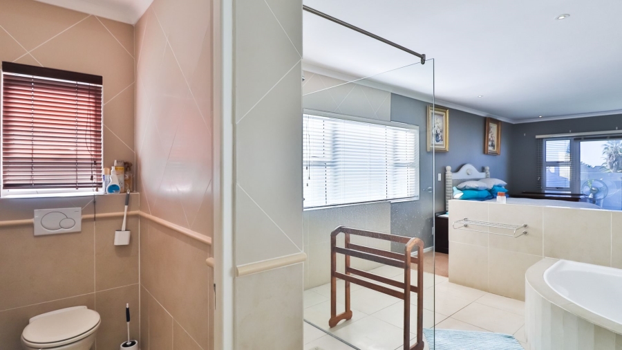 3 Bedroom Property for Sale in Stilbaai Wes Western Cape